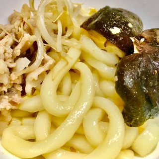 豚のみそ煮込みうどん